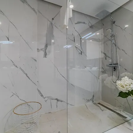 Poolside Escape Apartamento *