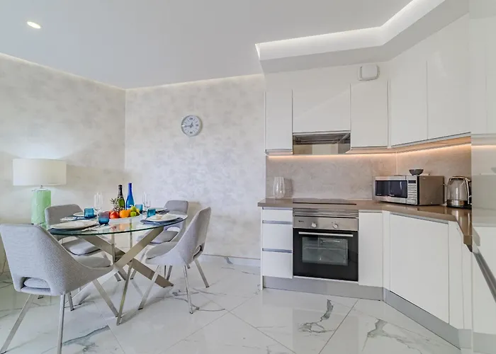 Poolside Escape - Airco & Heated Pool Апартаменты Адехе