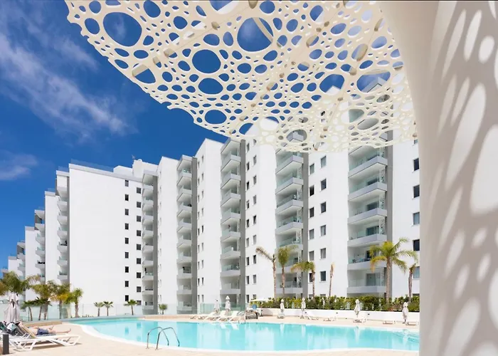 Poolside Escape - Airco & Heated Pool Апартаменты Адехе