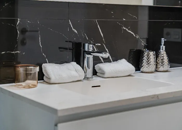 Poolside Escape - Airco & Heated Pool Апартаменты Адехе