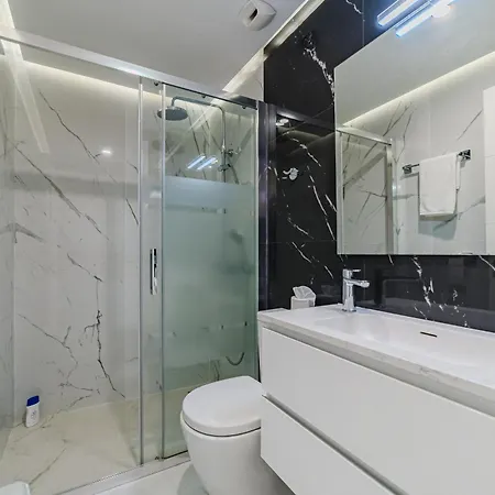 Poolside Escape דירה *