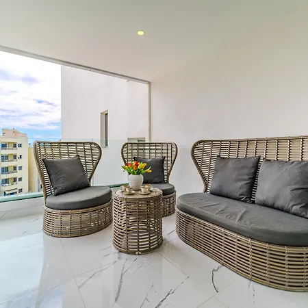 Poolside Escape - Airco & Heated Pool Apartamento *