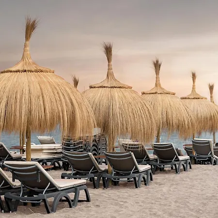 Апартаменти Poolside Escape - Airco & Heated Pool *