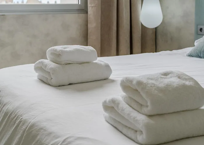 Appartamento Poolside Escape - Airco & Heated Pool