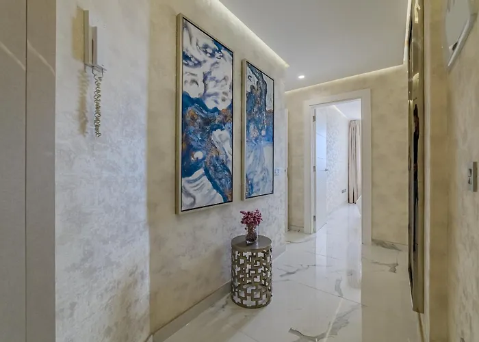 Appartamento Poolside Escape - Airco & Heated Pool