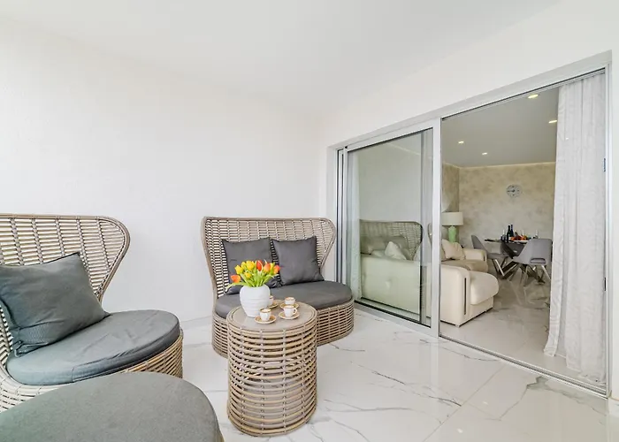 Poolside Escape - Airco & Heated Pool *