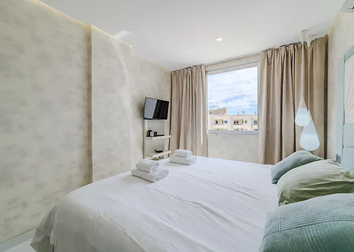 Appartamento Poolside Escape - Airco & Heated Pool *